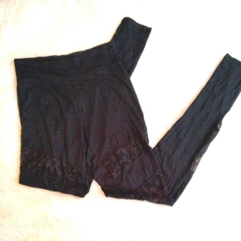 Venus Solid Black Lace Leggings